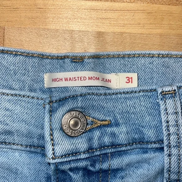 Levi’s High Waisted Mon Jean - Picture 3 of 4